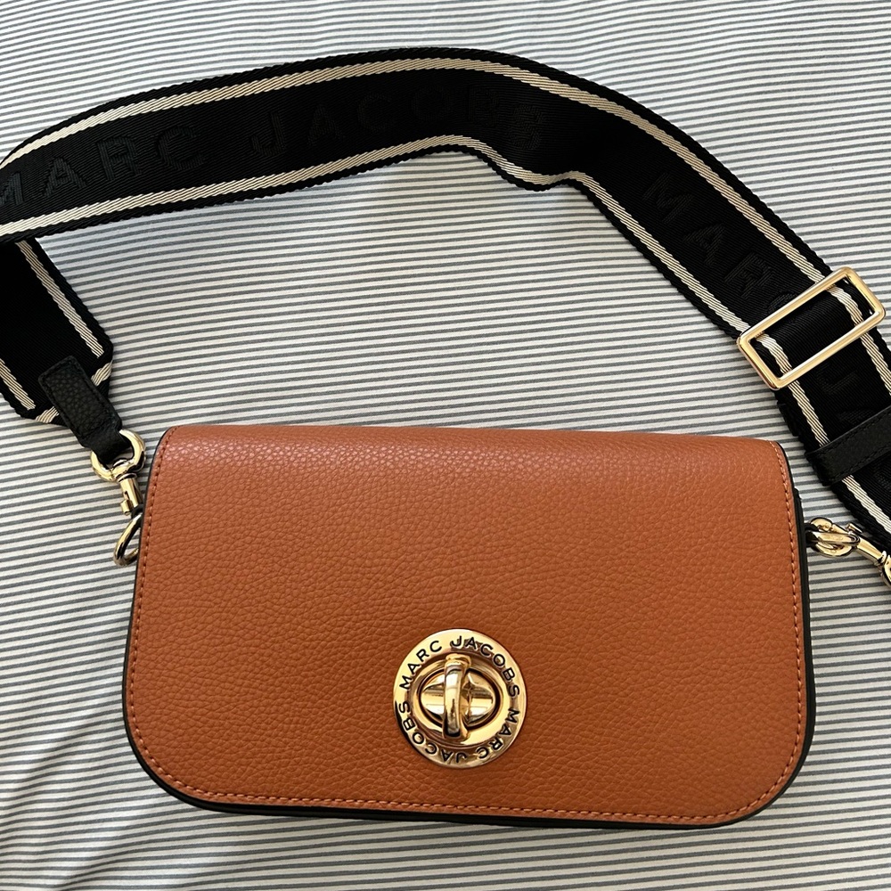 marc jacobs brown and white crossbody bag